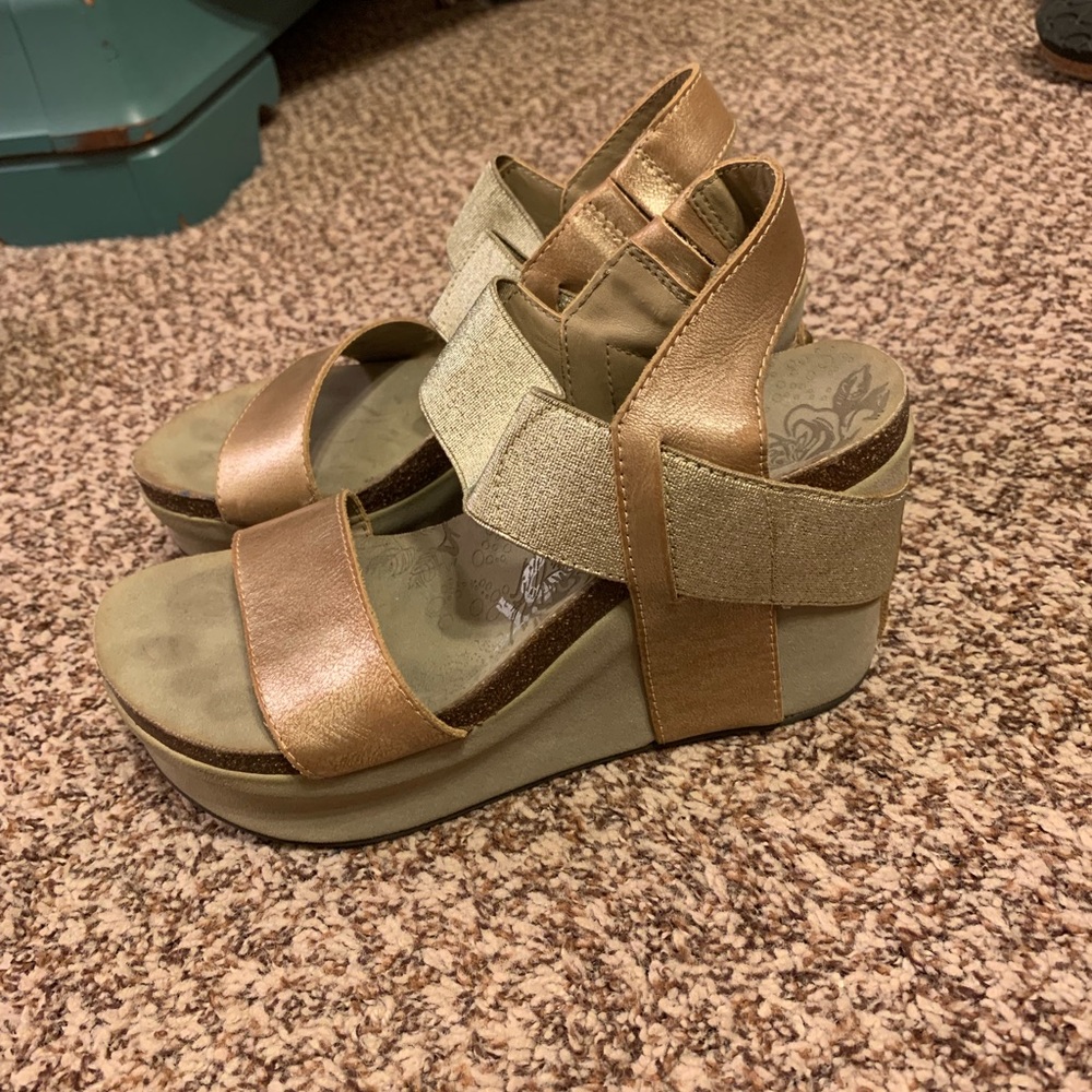 Gold and Copper Wedges